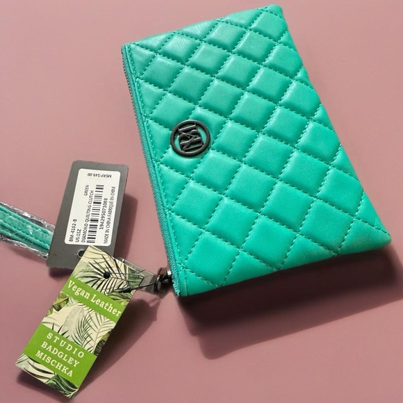 BADGLEY MISCHKA Vegan Leather Diamond Quilt Clutch/Wristlet Green New W Tags - Picture 6 of 6